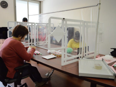 5月の美会は、ペーパーフラワー＆ラッキースター作りでした。